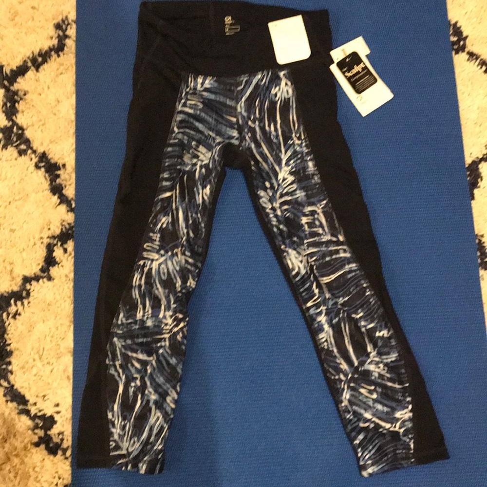 GapFit gfast capri yoga pant